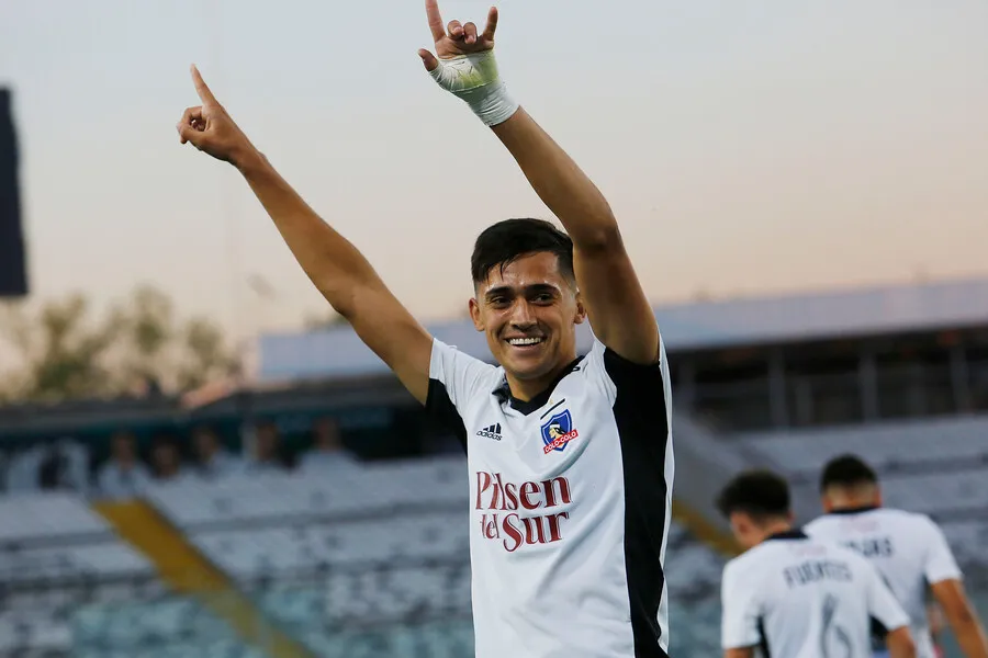 Pablo Solari está en el corazón del hincha albo. | Foto: Photosport