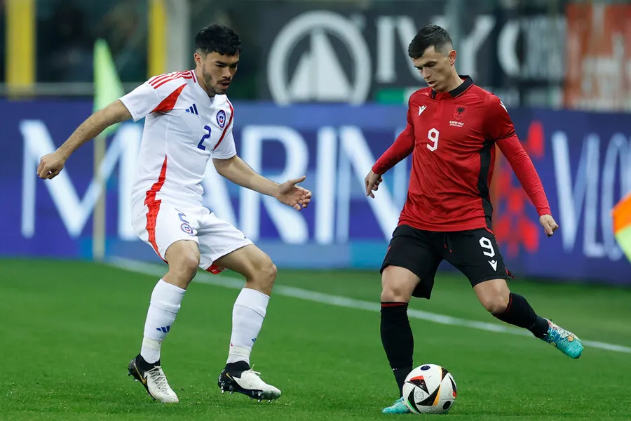 Chile volvió a los abrazos ante Albania. | Foto: Photosport