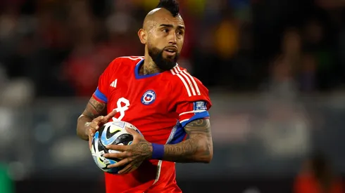 Arturo Vidal se muestra feliz por el triunfo de la Selección Chilena ante Albania. (Foto: Photosport)