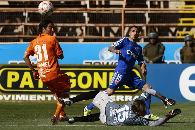 Año 2012 y fue la última vez que la U visitó Calama por Primera División. Después hubo partidos en Antofagasta y por Copa Chile sí ha visitado el Zorros del Desierto, pero por campeonato esa vez fue la última (Archivo)