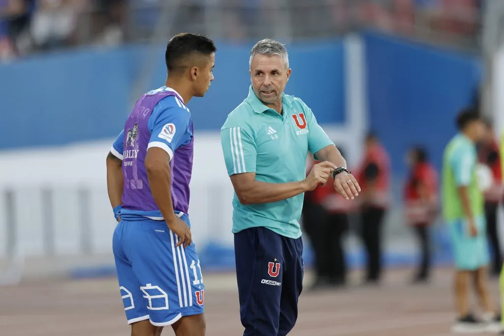 Álvarez quiere seguir mirando con atención a ciertos jugadores de la U | FOTO: Pepe Alvujar/Photosport