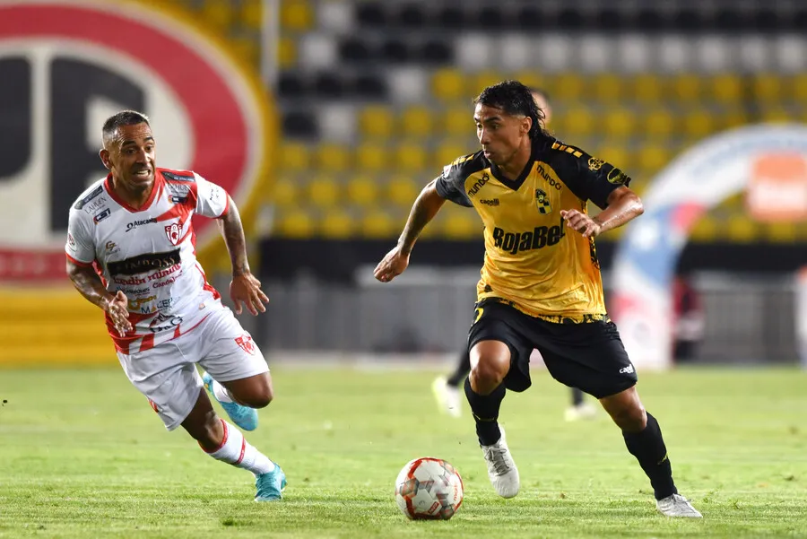 Tito Awad quiere a Cabral en la U (Photosport)