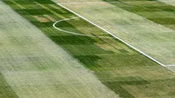 En Colo Colo intentan recuperar la cancha del Estadio Monumental previo a la revisión de Conmebol. (Foto: Guillermo Salazar)