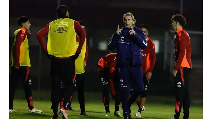 Ricardo Gareca tiene lista la formación de Chile para enfrentar a Albania.