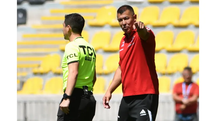 Jorge Almirón fue expulsado en la visita de Colo Colo a Coquimbo Unido. (Foto: Photosport)