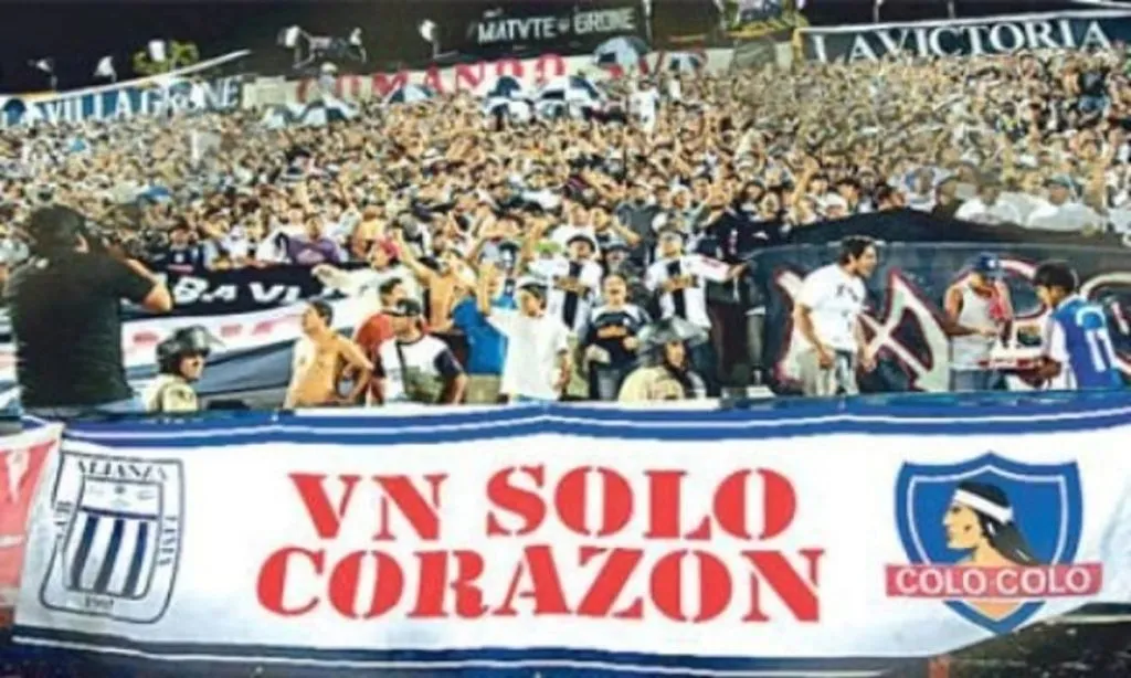 Lienzo de “Un solo corazón” en el Estadio de Alianza Lima.