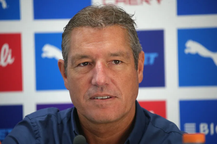 Buljubasich se encuentra en Argentina negociando al nuevo DT cruzado. | Foto: Photosport