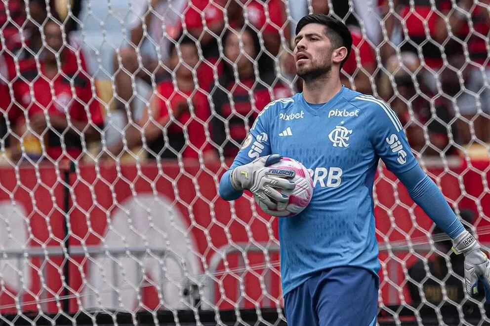 Rossi y su gran marca en el arco de Flamengo (Archivo)