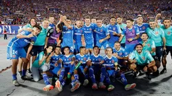 Héctor Chico Hoffens le da un consejo a los jugadores de la U