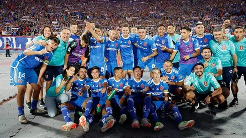 Héctor Chico Hoffens le da un consejo a los jugadores de la U