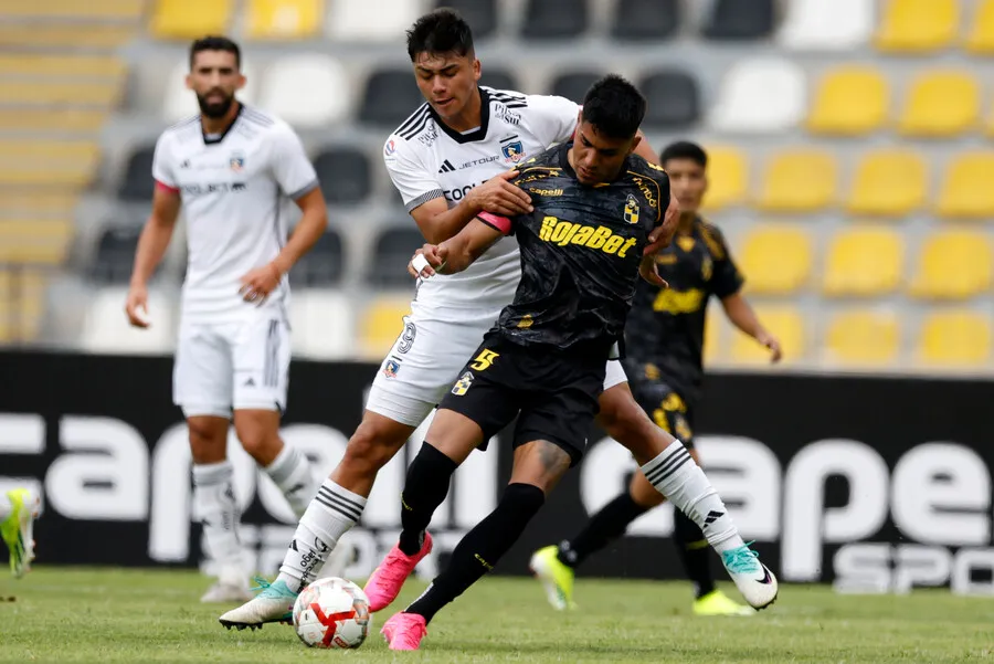 Pizarro ha tenido un mal inicio de año con Colo Colo | Foto: Photosport