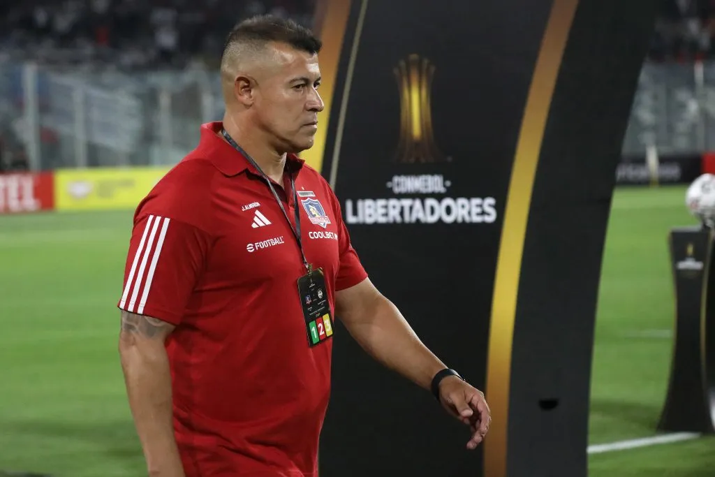 Jorge Almirón confirmó la ausencia de Arturo Vidal en Colo Colo.