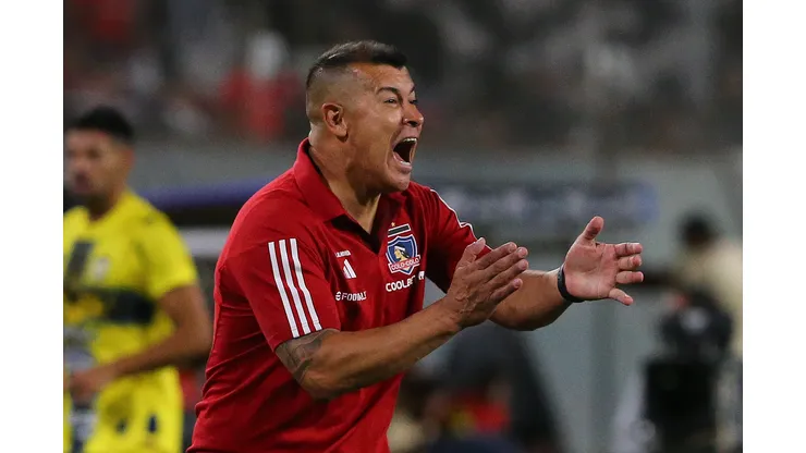 Jorge Almirón respaldó a los laterales derechos de Colo Colo (Foto: Photosport)