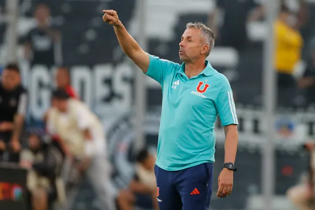 Álvarez está confiado en su trabajo en la U | Foto: Photosport