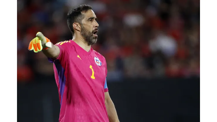 Histórico de Colo Colo pide la repatriación de Claudio Bravo. (Foto: Andrés Pina/Photosport)