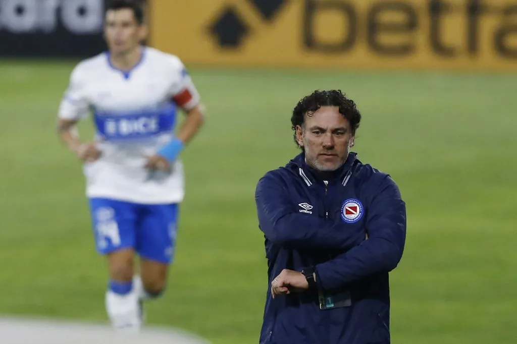 Milito conoce de cerca el fútbol chileno | FOTO: Marcelo Hernandez/Photosport