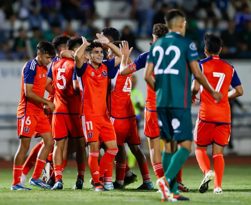 Los jugadores de la U celebrando el gol de Agustín Arce Melli | FOTO: Universidad de Chile