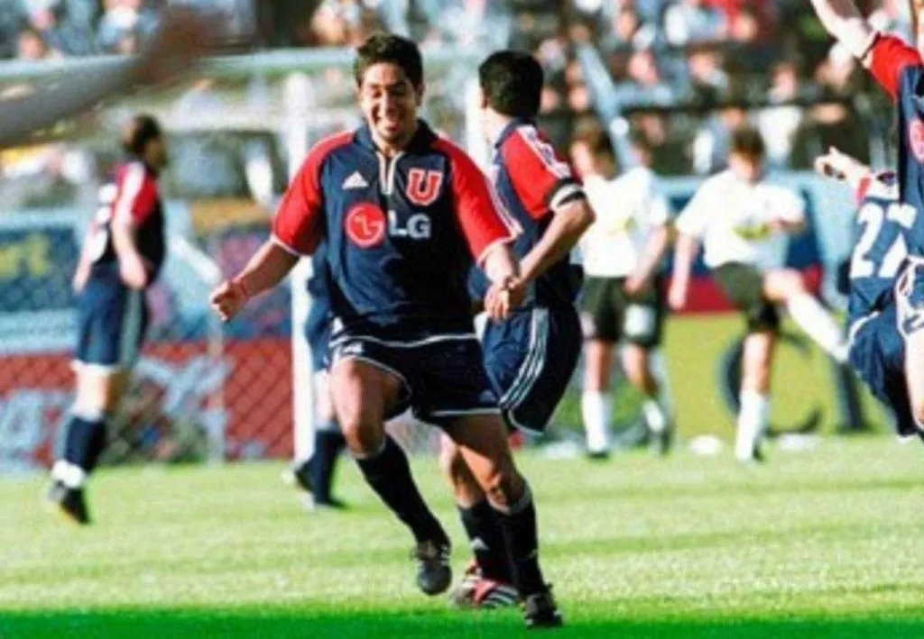 Carlos Garrido fue héroe en la victoria de la U en el Estadio Monumental en 2001.