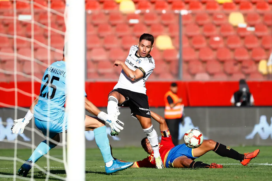 Opazo y la banda derecha no tienen feliz a Jorge Almirón, según Pellicer. | Foto: Photosport