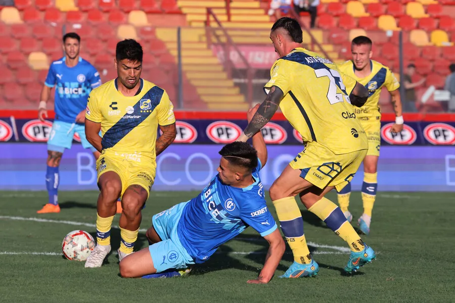 La UC viene de una estrepitosa caída ante Everton. | Foto: Photosport