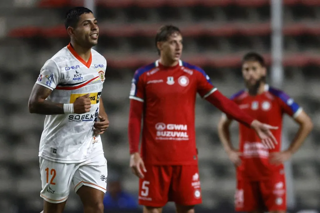 Bairon Monroy marcó un doblete con Cobreloa frente a Unión La Calera (Foto: Photosport)