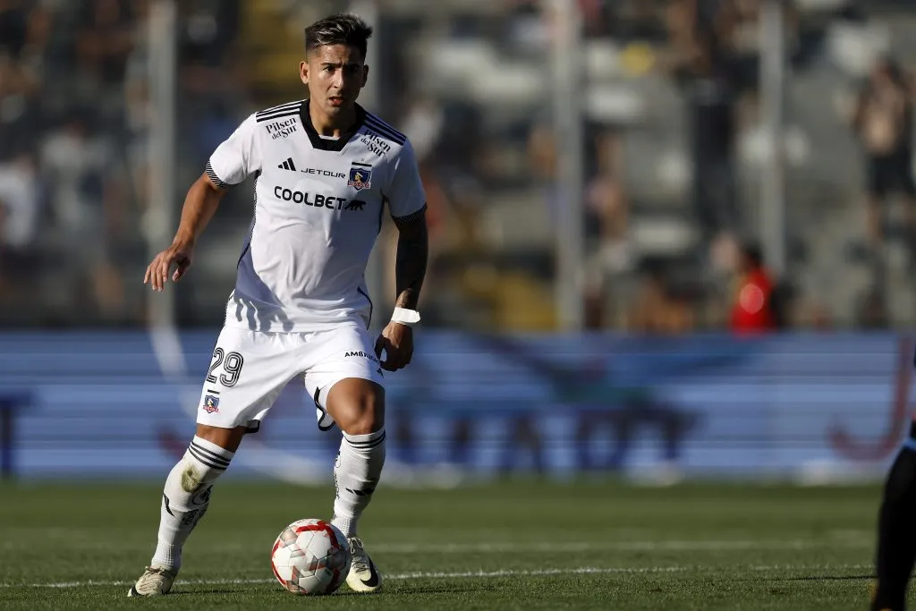 Guillermo Paiva podría jugar su primer partido como titular en Colo Colo. (Foto: Andrés Pina/Photosport)