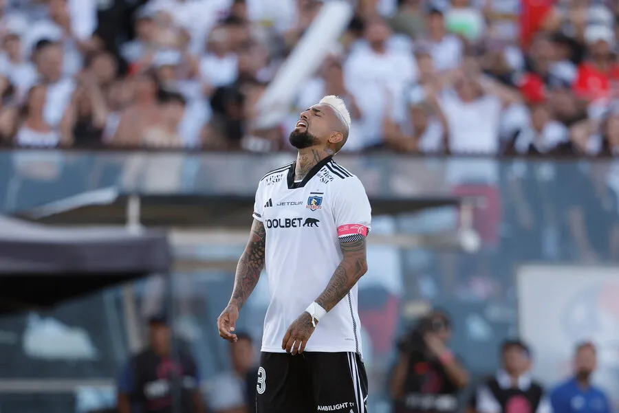 Vidal responde con todo a hinchas de la U que lo han molestado (Photosport)