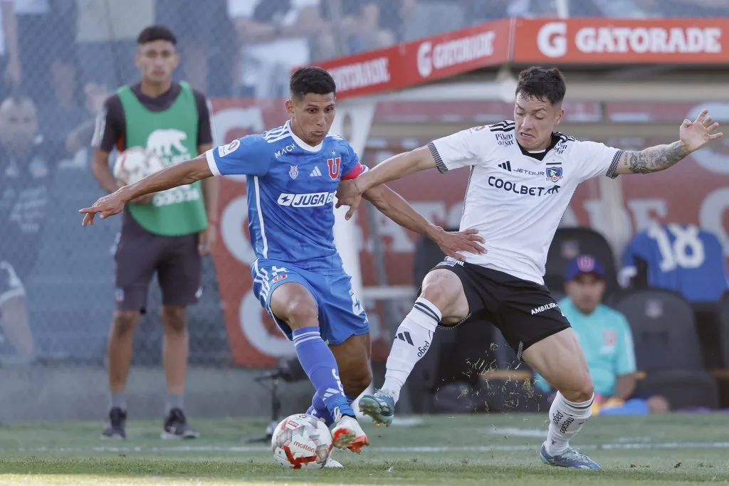 Israel Poblete marcó el tanto del triunfo de la U ante Colo Colo. (Foto: Photosport)