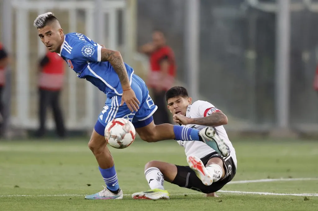 Johnny Herrera felicitó a Leandro Fernández. (Foto: Photosport)