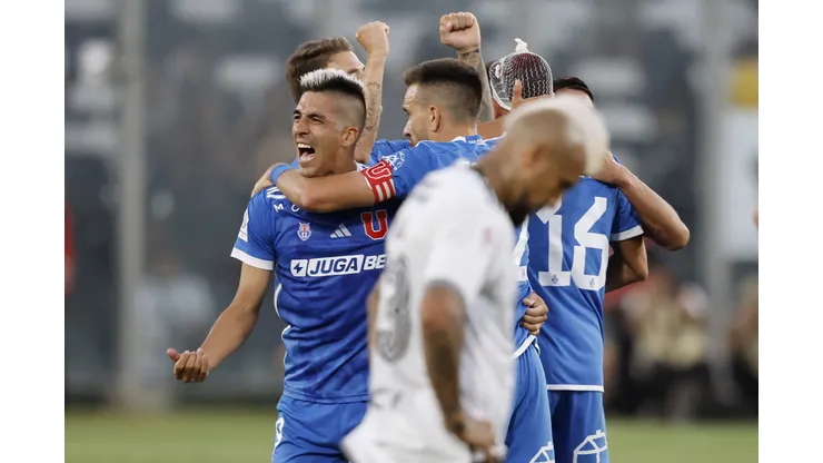 Juan Cristóbal Guarello advierte que Universidad de Chile sacó ventaja en la cima.
