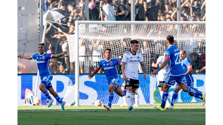 Universidad de Chile venció a Colo Colo en el Superclásico y César Vaccia lo festejó.