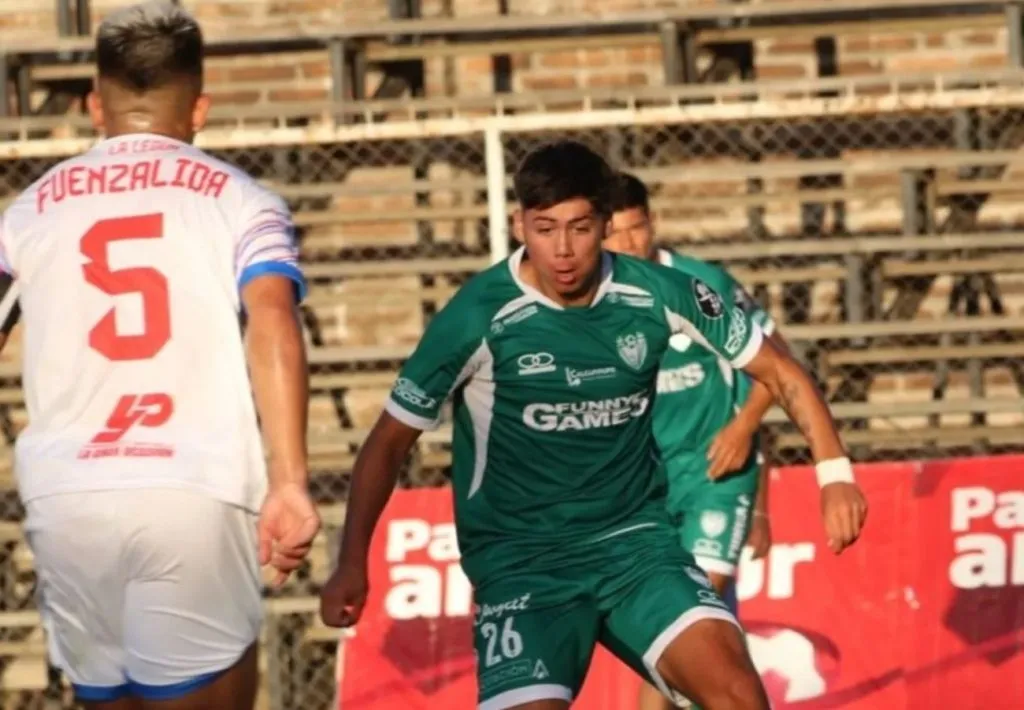 Cristóbal Arriaza está a préstamo en General Velásquez desde Universidad de Chile.