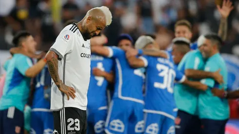 Arturo Vidal se burla de la celebración de hinchas azules en Redes Sociales.