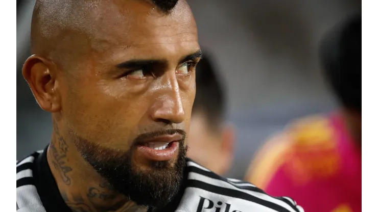 Arturo Vidal tiene nuevo color de cabello. (Foto: Photosport)
