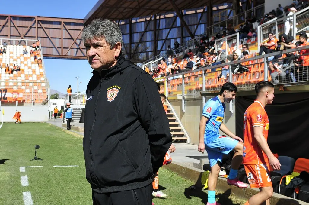Emiliano Astorga toma una decisión en el arco de Cobreloa. (Foto: Photosport)