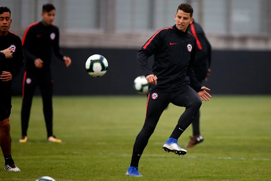 Lichnovsky busca hacerse un lugar en La Roja. | Foto: Photosport