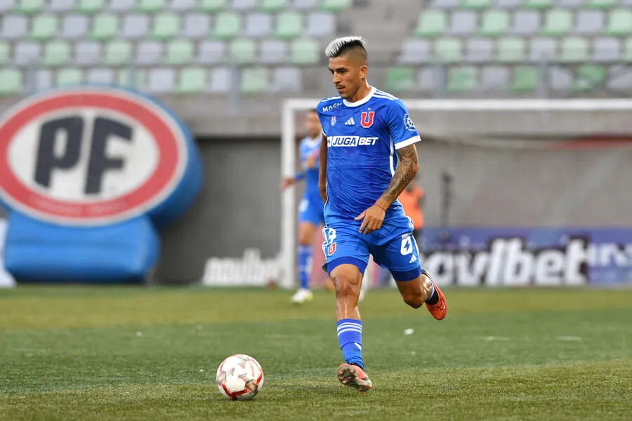 Levy sostiene que Leandro Fernández está en su mejor momento en la U (Photosport)