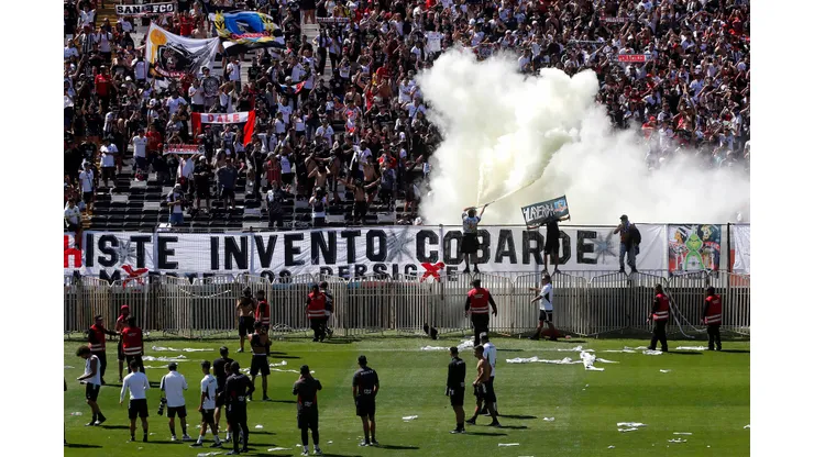 El arengazo de la Garra Blanca terminó con ocho detenidos y varios incidentes en la capital