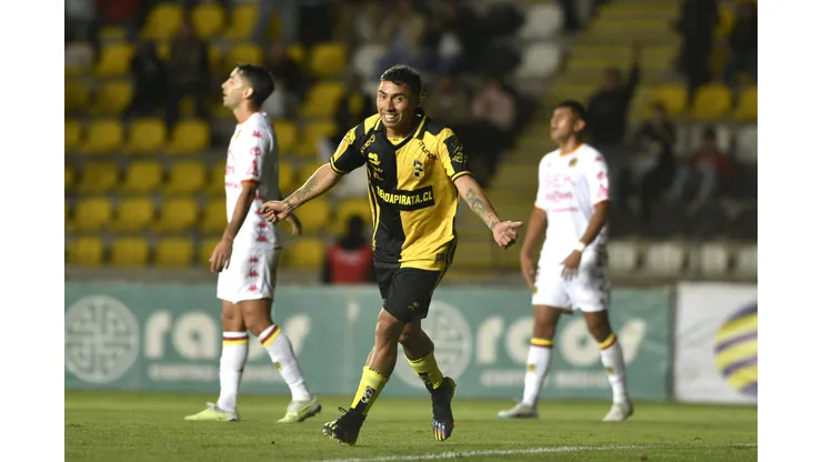 Rodrigo Herrera quiere a Luciano Cabral en Colo Colo.
