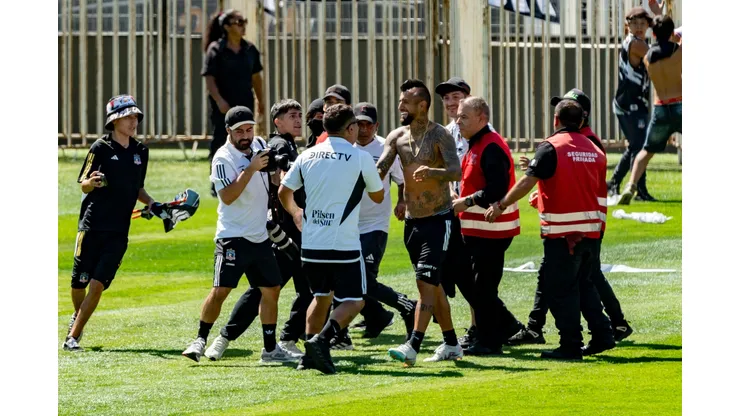 Arturo Vidal disfrutó del arengazo en Colo Colo previo al Superclásico. (Foto: Guillermo Salazar)