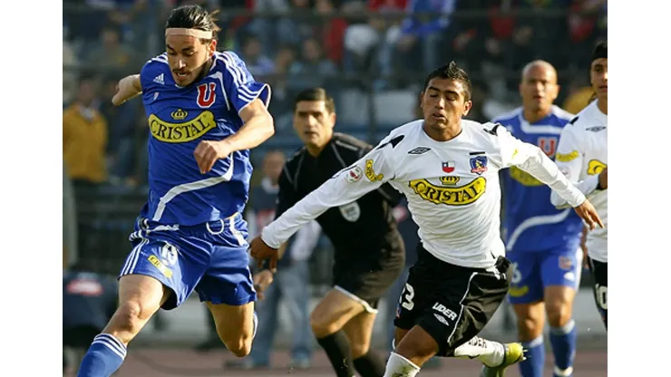 Mauricio Pinilla y Arturo Vidal tuvieron un caliente cruce en el Superclásico del 2007.