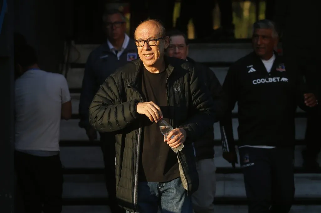 Alfredo Stöhwing se refiere a la posibilidad de sumar un último refuerzo en Colo Colo