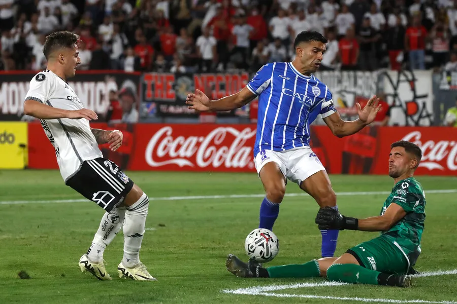 Colo Colo ya dejó en el camino a Godoy Cruz por Copa Libertadores. | Foto: Photosport
