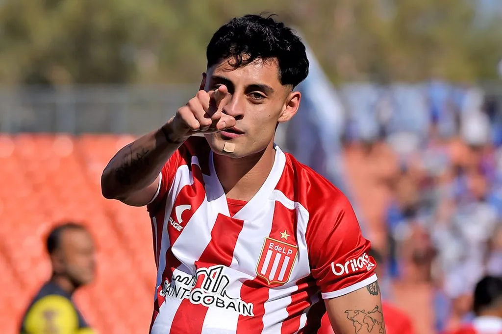 La actividad futbolística le desea pronta recuperación a Javier Altamirano.