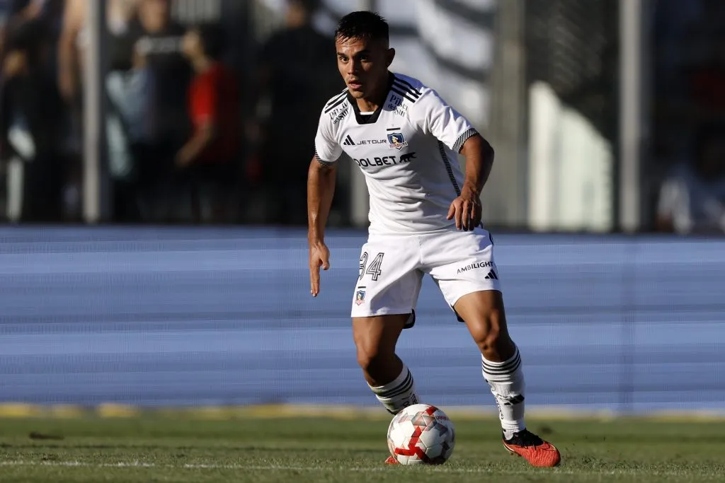 Vicente Pizarro sería el reemplazante de Arturo Vidal en el Colo Colo vs Sportivo Trinidense. (Foto: Andrés Pina/Photosport)