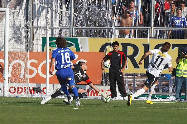 Año 2010, el Superclásico que Pelusso perdió en Macul (Archivo)