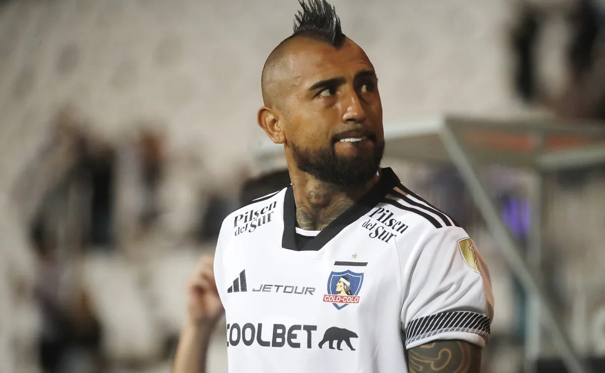 Informan que Arturo Vidal será baja en Colo Colo ante el Sportivo ...