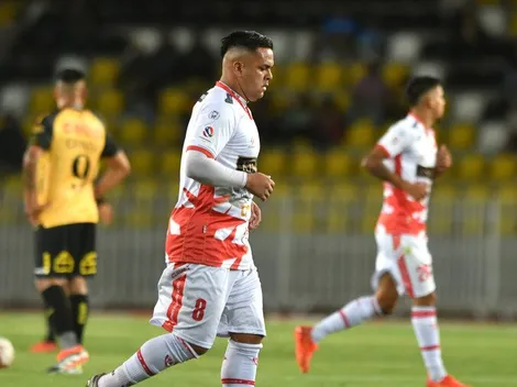 Jugada de Nico Vargas saca la furia de hinchas azules