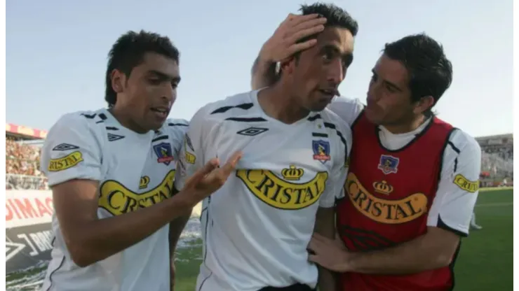 Jara celebrando con Barrios el gol ante la U en el Monumental.