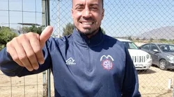 Roberto Cereceda le da la bienvenida a Cristóbal Campos.